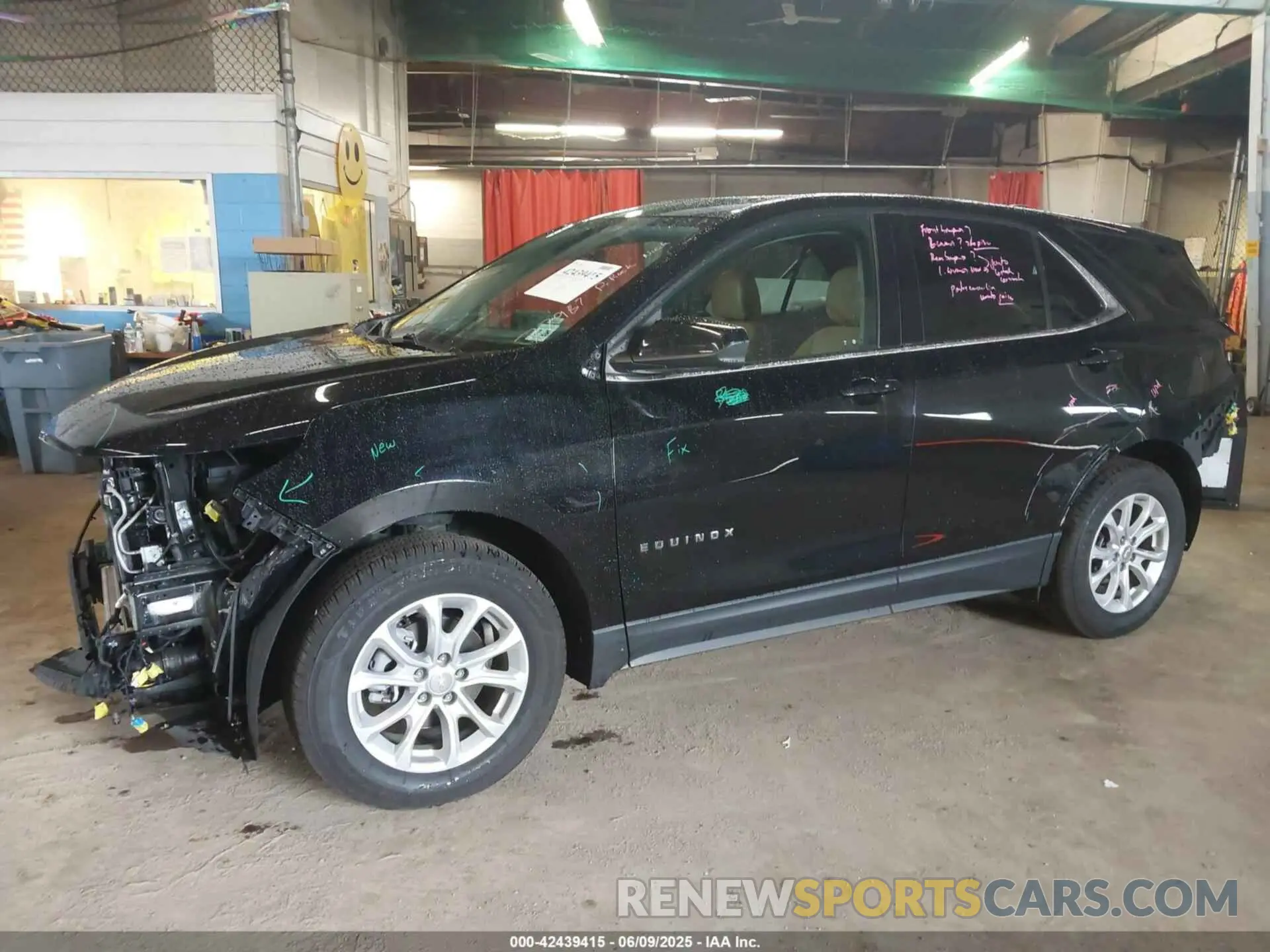 2 Photograph of a damaged car 3GNAXUEV1LL316355 CHEVROLET EQUINOX 2020