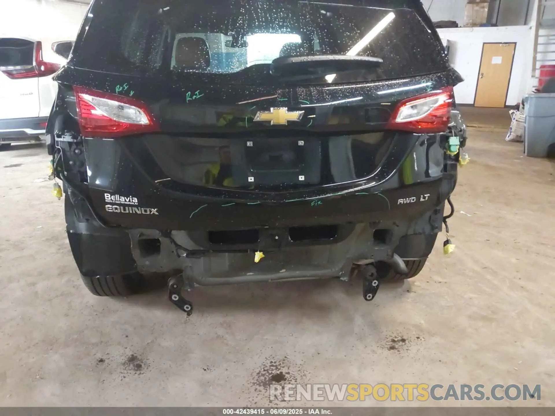 6 Photograph of a damaged car 3GNAXUEV1LL316355 CHEVROLET EQUINOX 2020