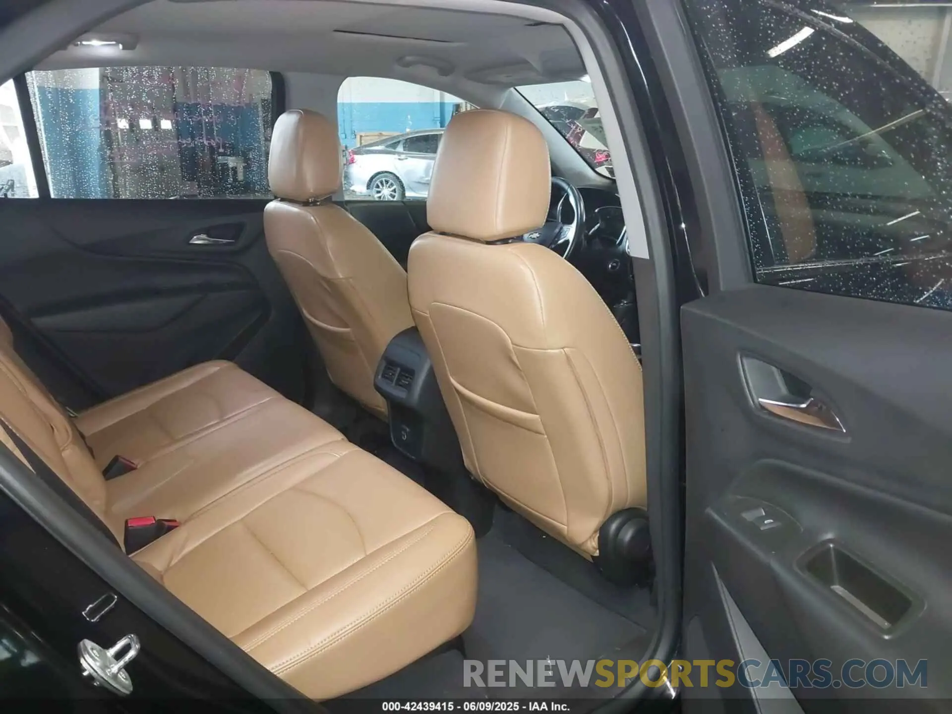 8 Photograph of a damaged car 3GNAXUEV1LL316355 CHEVROLET EQUINOX 2020
