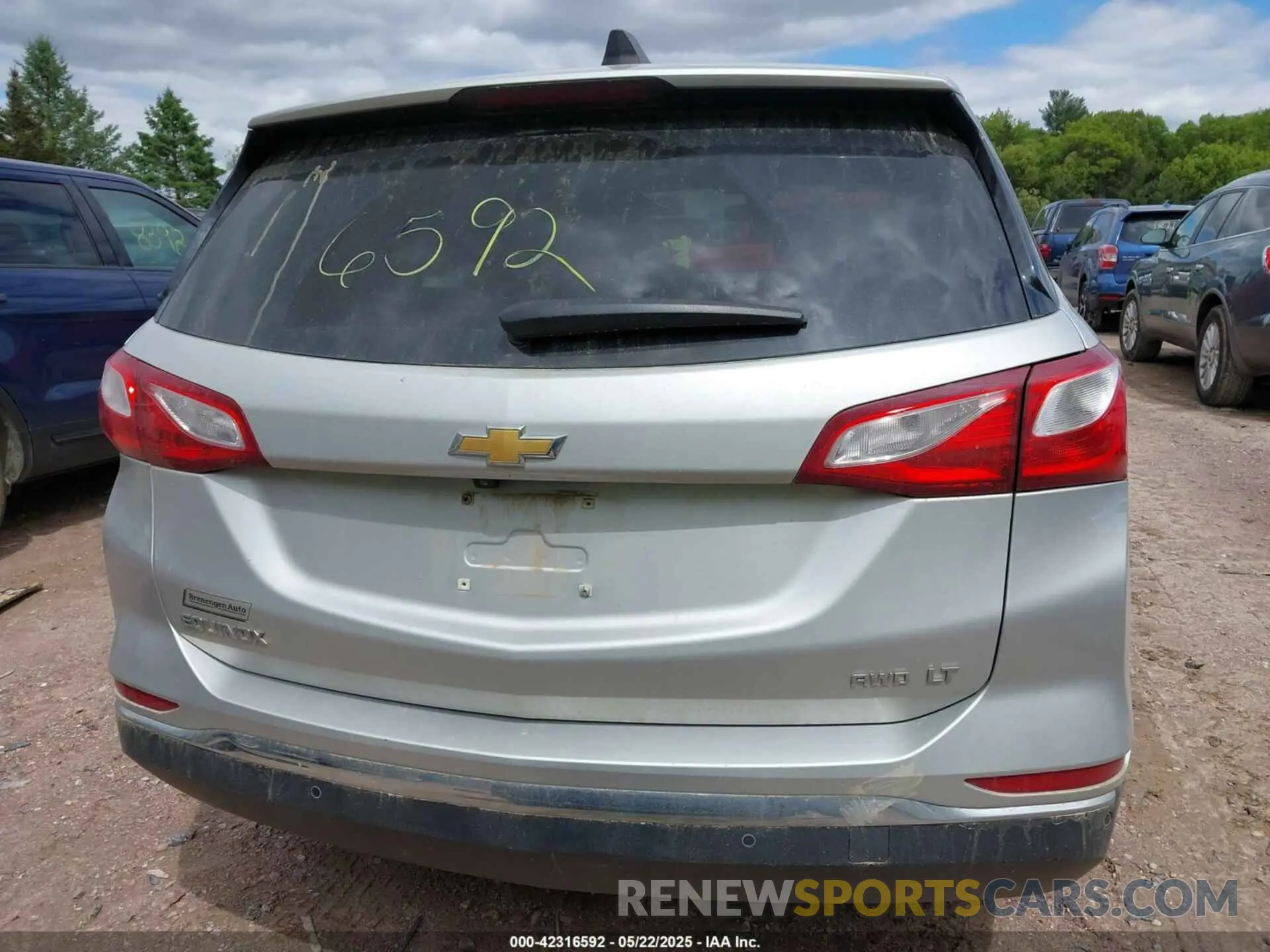 16 Photograph of a damaged car 3GNAXUEV1LS534494 CHEVROLET EQUINOX 2020
