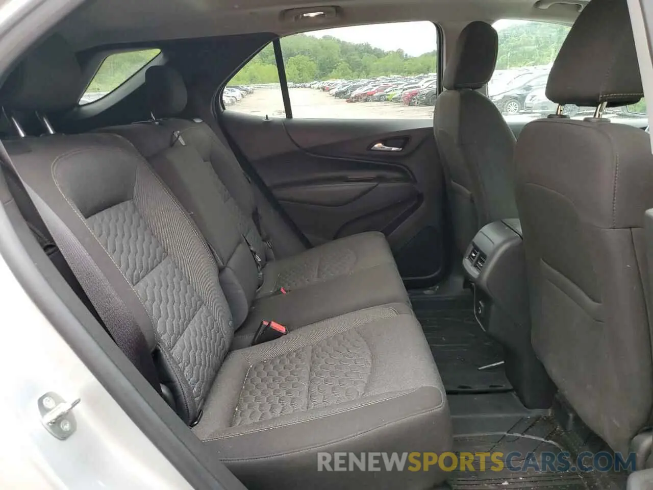11 Photograph of a damaged car 3GNAXUEV1LS643604 CHEVROLET EQUINOX 2020