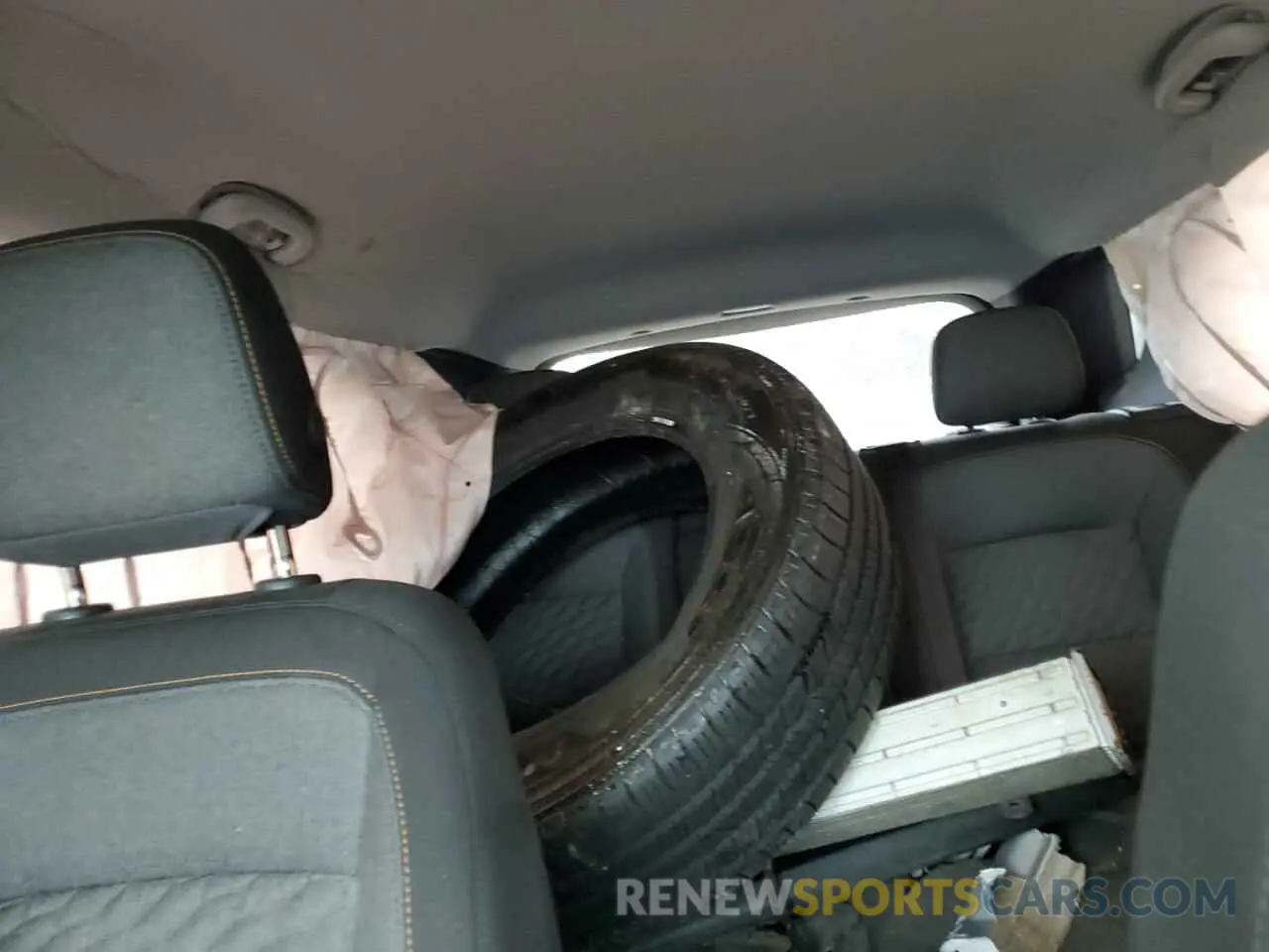 10 Photograph of a damaged car 3GNAXUEV1LS661830 CHEVROLET EQUINOX 2020