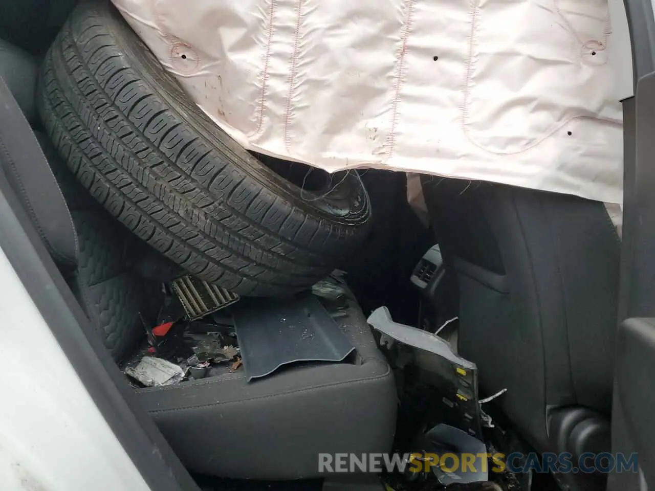 11 Photograph of a damaged car 3GNAXUEV1LS661830 CHEVROLET EQUINOX 2020