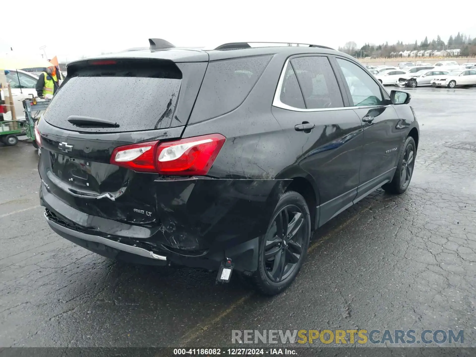4 Photograph of a damaged car 3GNAXUEV2LL162674 CHEVROLET EQUINOX 2020