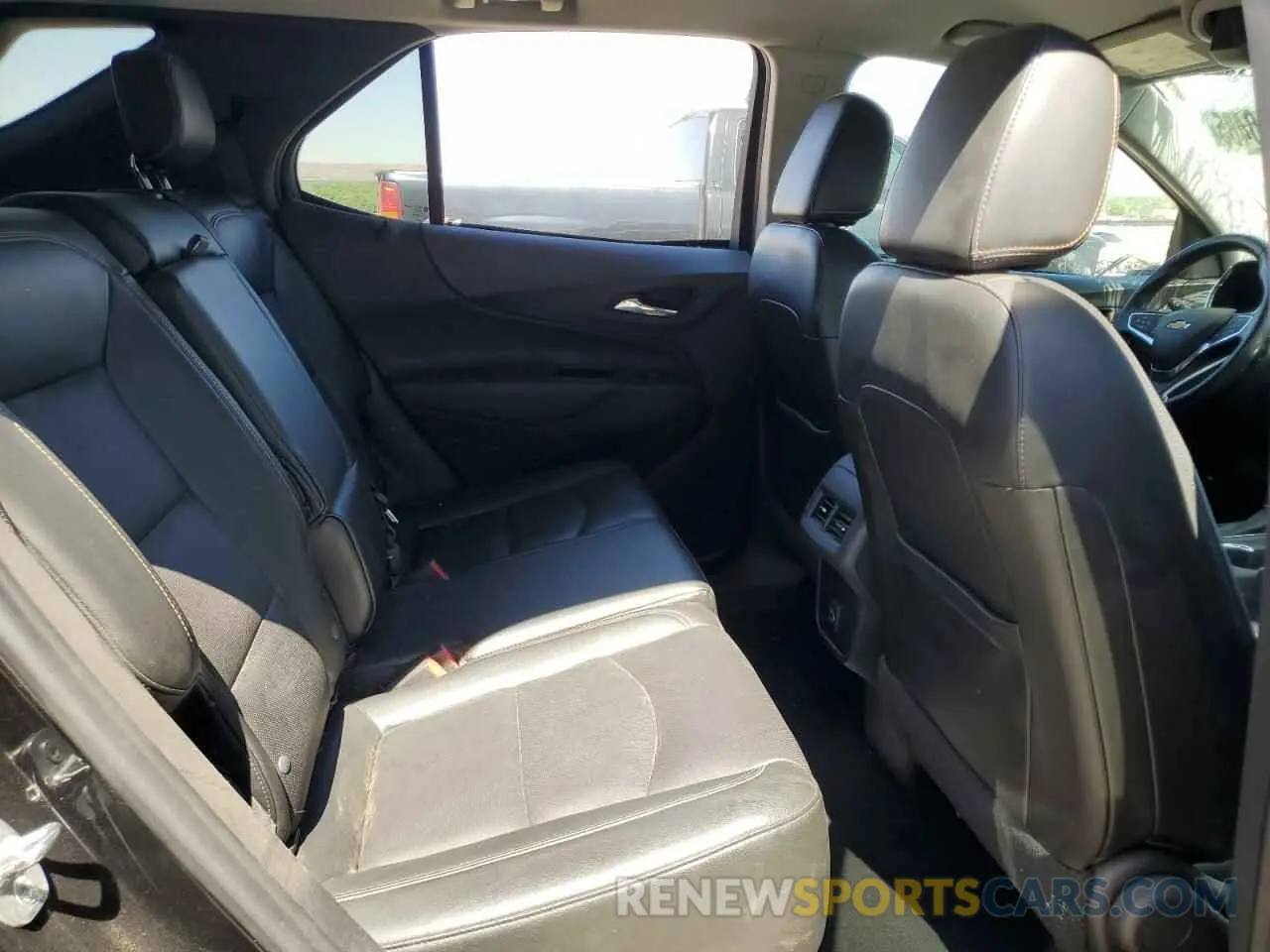 10 Photograph of a damaged car 3GNAXUEV2LL340499 CHEVROLET EQUINOX 2020