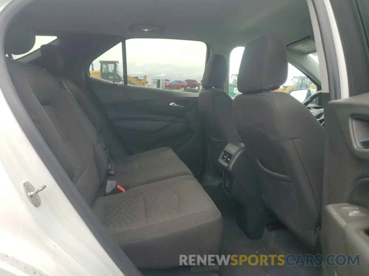 11 Photograph of a damaged car 3GNAXUEV2LS524170 CHEVROLET EQUINOX 2020