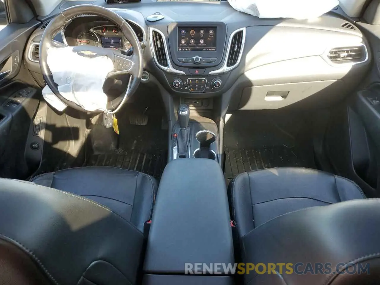 8 Photograph of a damaged car 3GNAXUEV3LL159637 CHEVROLET EQUINOX 2020