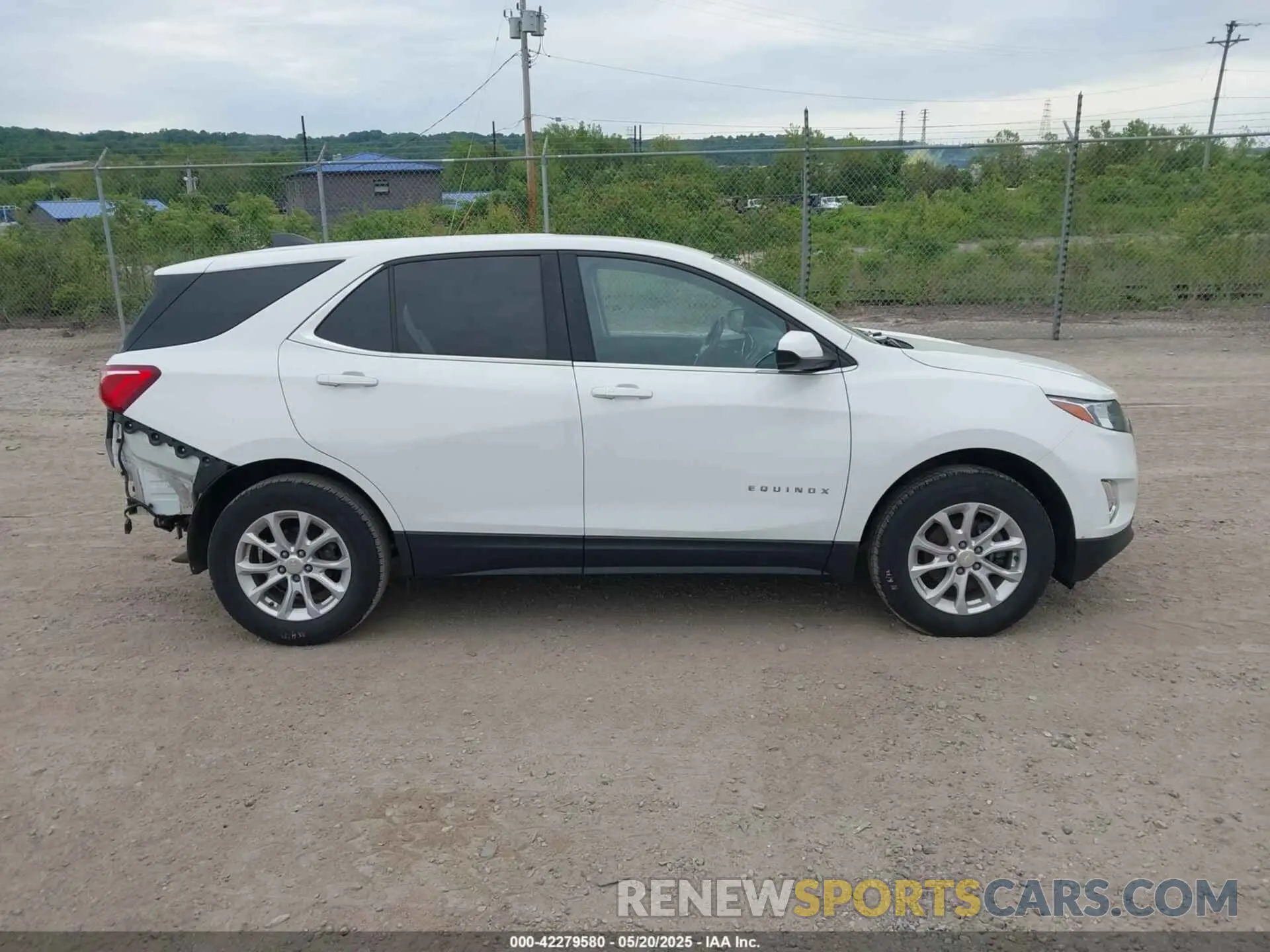 13 Photograph of a damaged car 3GNAXUEV3LS629106 CHEVROLET EQUINOX 2020