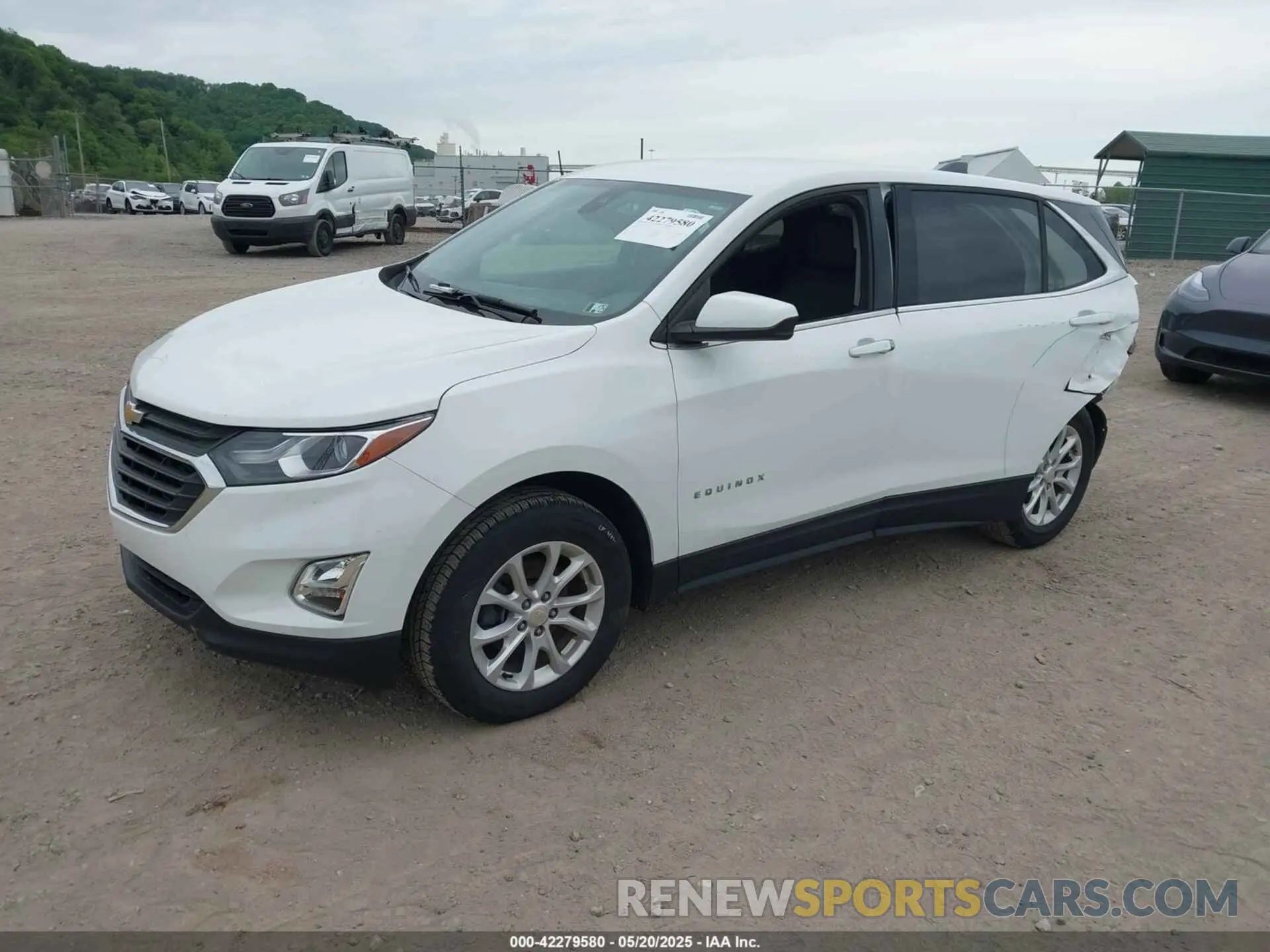 2 Photograph of a damaged car 3GNAXUEV3LS629106 CHEVROLET EQUINOX 2020