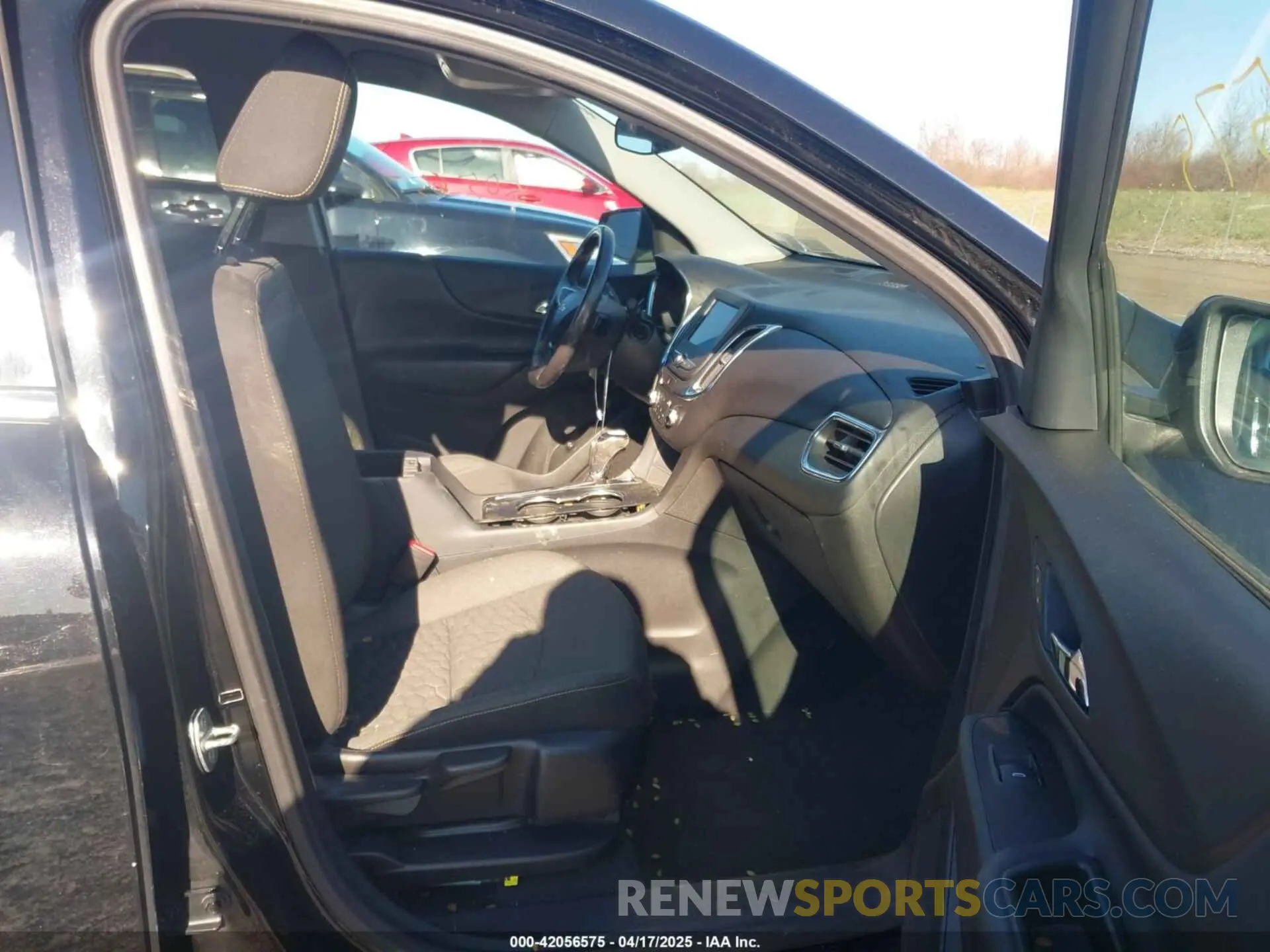 5 Photograph of a damaged car 3GNAXUEV4LL202219 CHEVROLET EQUINOX 2020