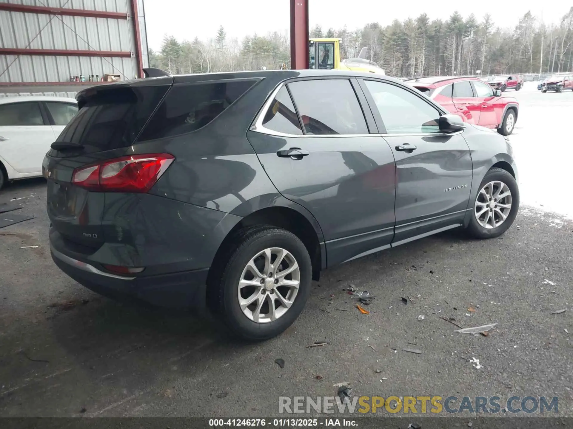 4 Photograph of a damaged car 3GNAXUEV4LS618731 CHEVROLET EQUINOX 2020