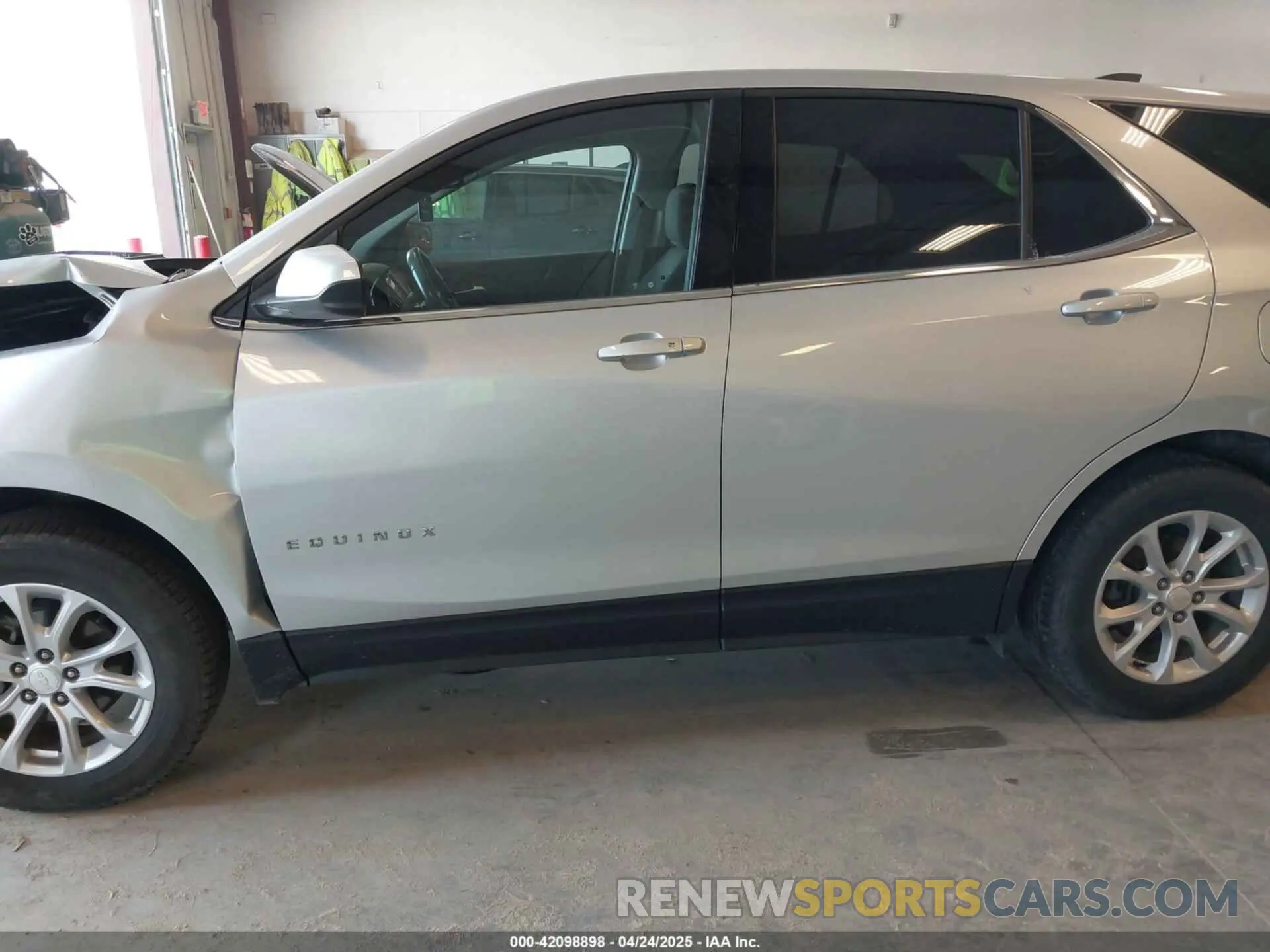 14 Photograph of a damaged car 3GNAXUEV4LS654225 CHEVROLET EQUINOX 2020
