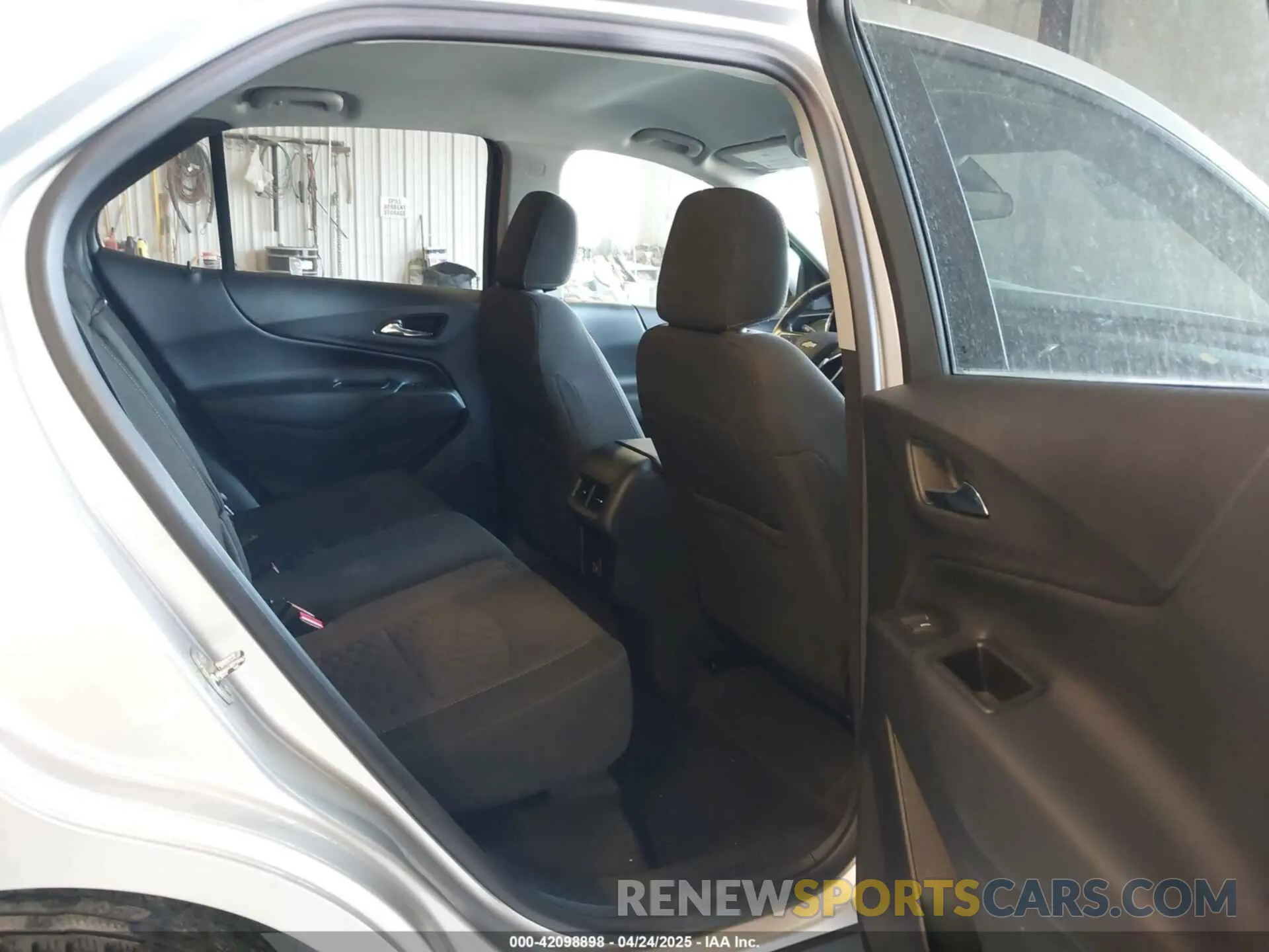 8 Photograph of a damaged car 3GNAXUEV4LS654225 CHEVROLET EQUINOX 2020