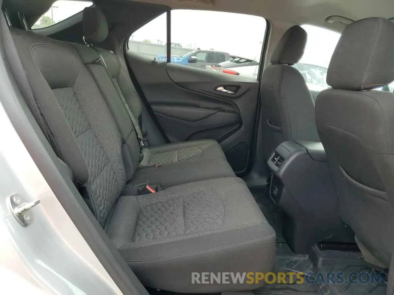 11 Photograph of a damaged car 3GNAXUEV4LS733961 CHEVROLET EQUINOX 2020