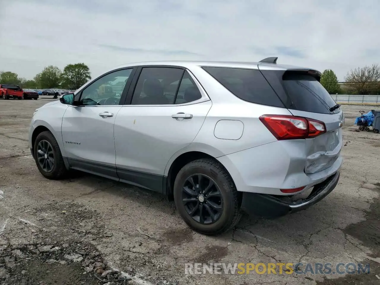 2 Photograph of a damaged car 3GNAXUEV4LS733961 CHEVROLET EQUINOX 2020
