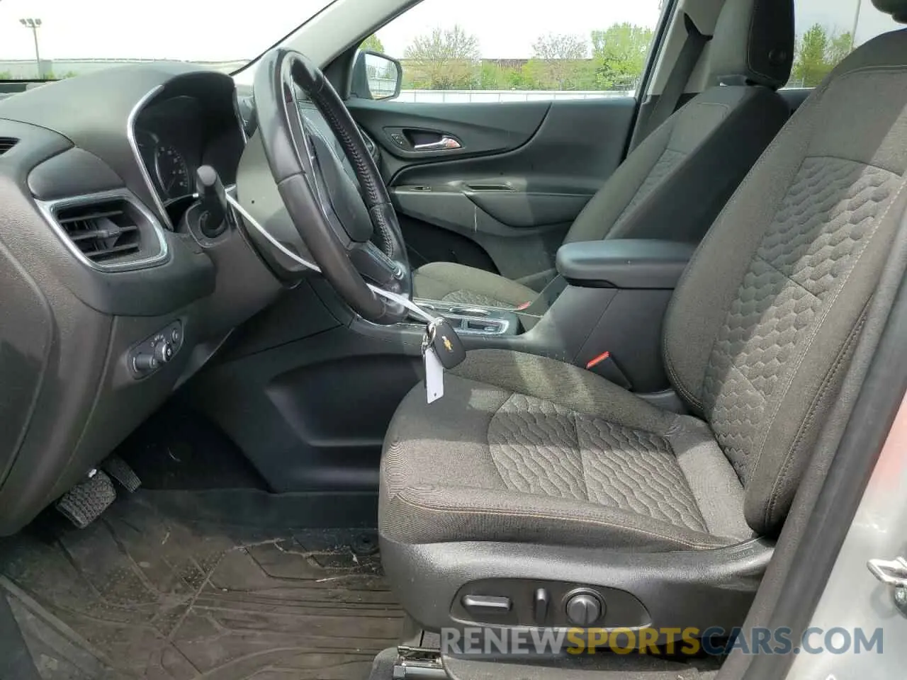 7 Photograph of a damaged car 3GNAXUEV4LS733961 CHEVROLET EQUINOX 2020