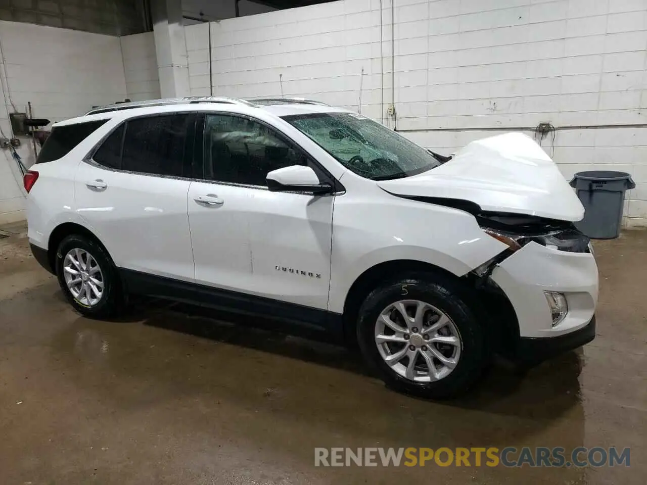 4 Photograph of a damaged car 3GNAXUEV4LS736147 CHEVROLET EQUINOX 2020