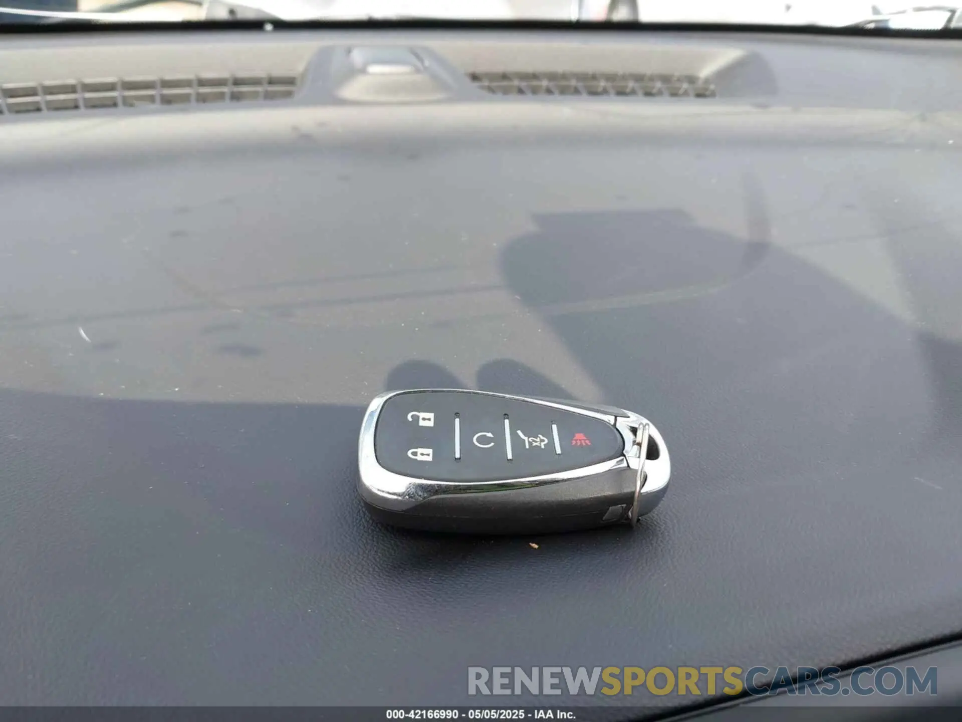 11 Photograph of a damaged car 3GNAXUEV5LL272571 CHEVROLET EQUINOX 2020