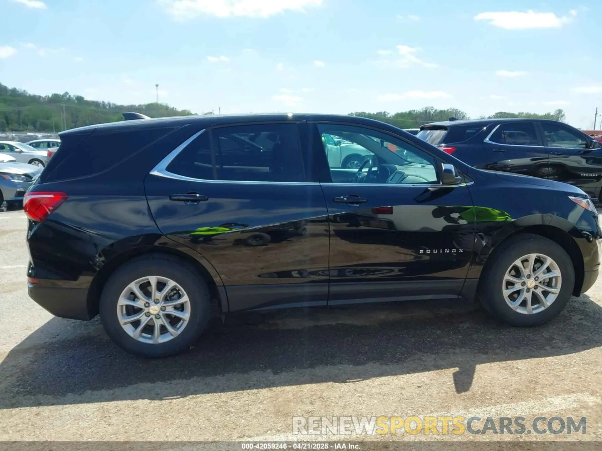 12 Photograph of a damaged car 3GNAXUEV5LL337158 CHEVROLET EQUINOX 2020
