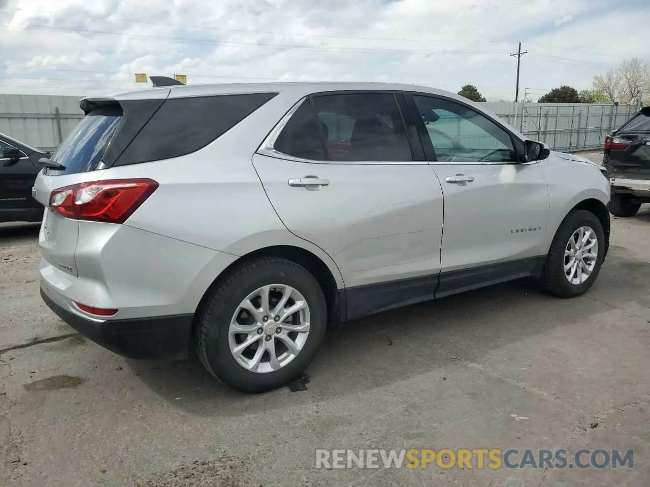 3 Photograph of a damaged car 3GNAXUEV5LS575078 CHEVROLET EQUINOX 2020