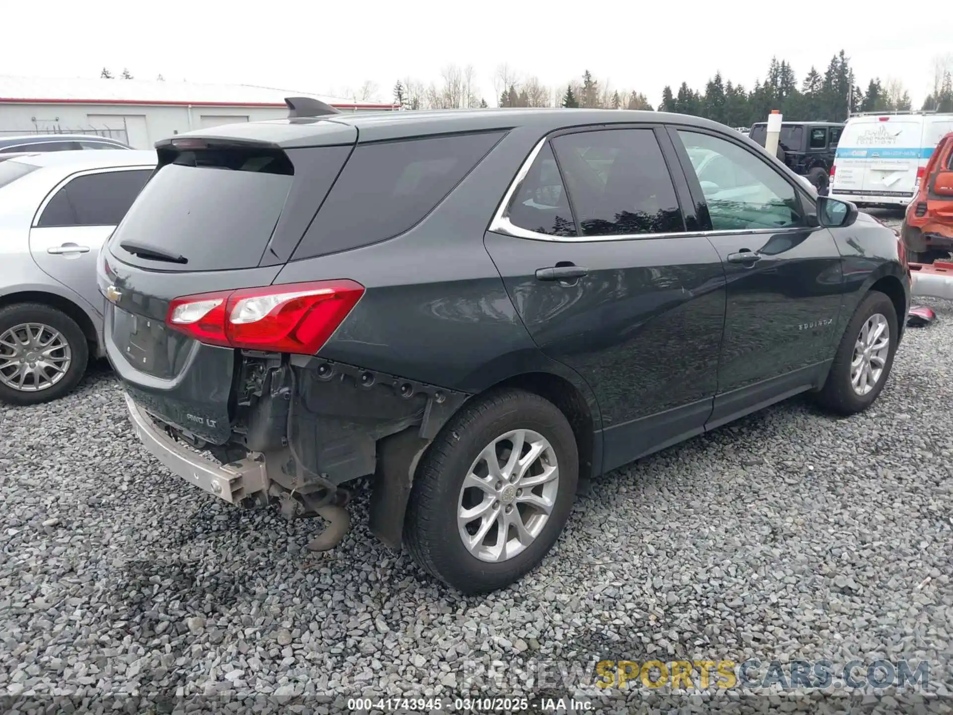 4 Photograph of a damaged car 3GNAXUEV5LS594391 CHEVROLET EQUINOX 2020