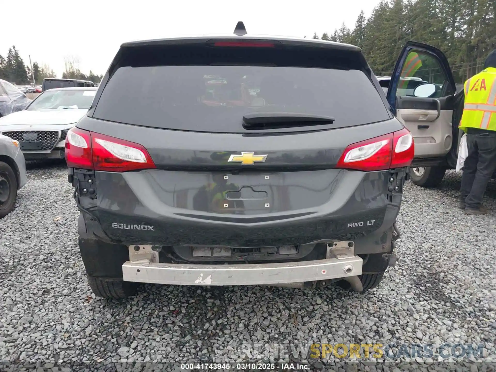 6 Photograph of a damaged car 3GNAXUEV5LS594391 CHEVROLET EQUINOX 2020