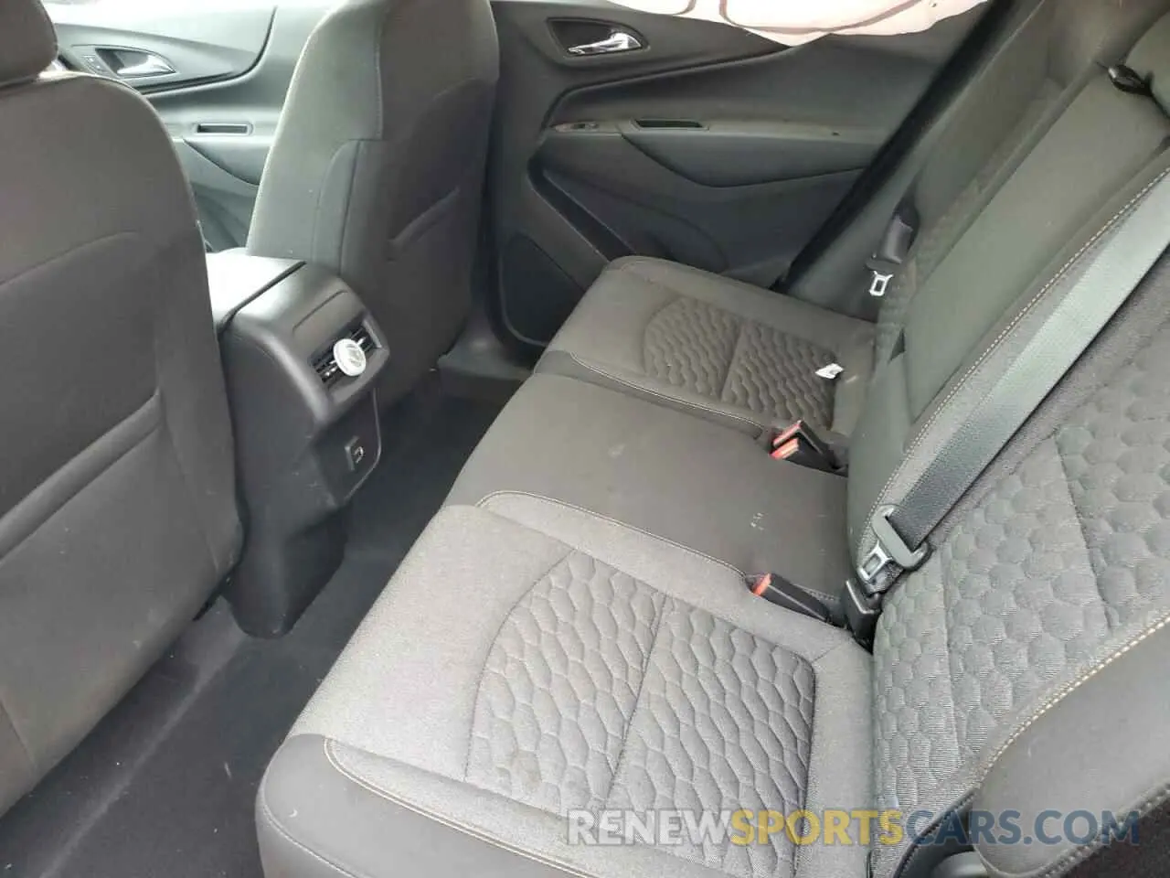 11 Photograph of a damaged car 3GNAXUEV5LS613666 CHEVROLET EQUINOX 2020