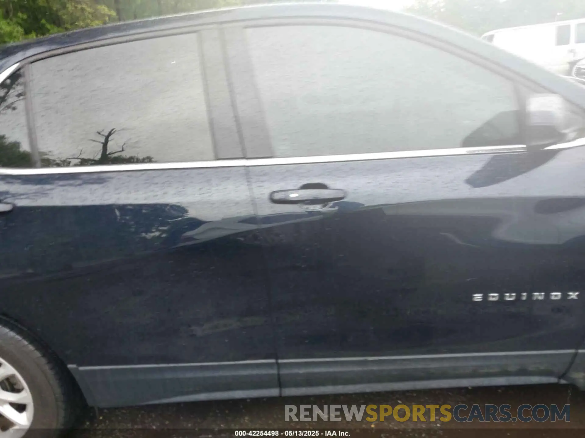13 Photograph of a damaged car 3GNAXUEV5LS680204 CHEVROLET EQUINOX 2020