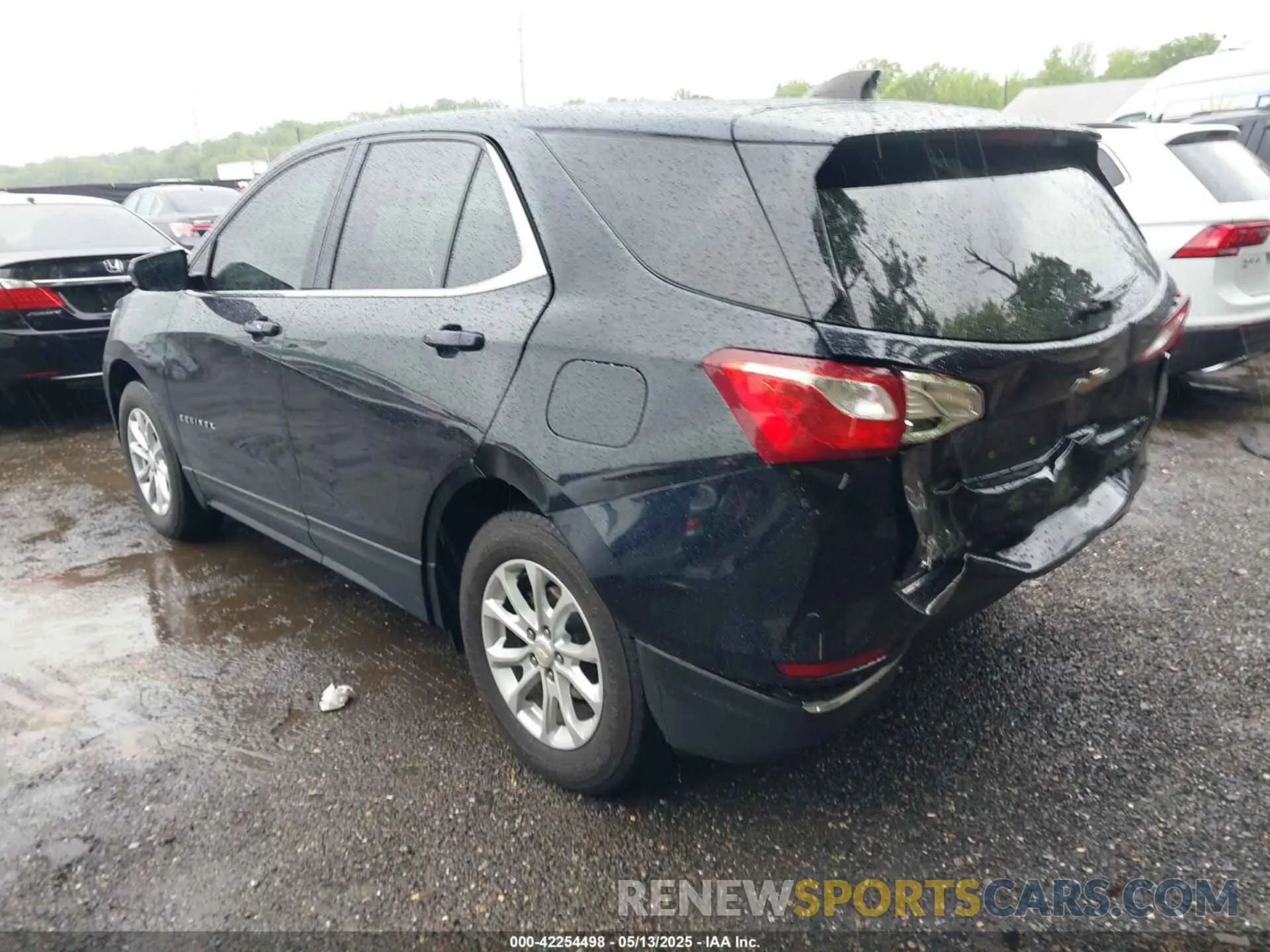 3 Photograph of a damaged car 3GNAXUEV5LS680204 CHEVROLET EQUINOX 2020