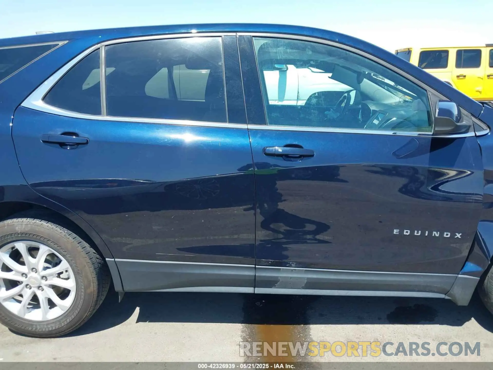 13 Photograph of a damaged car 3GNAXUEV5LS732284 CHEVROLET EQUINOX 2020