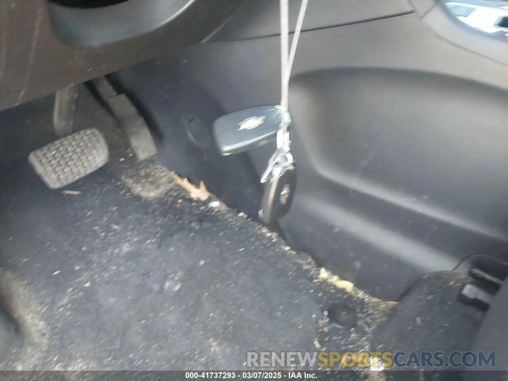 11 Photograph of a damaged car 3GNAXUEV6LL203937 CHEVROLET EQUINOX 2020