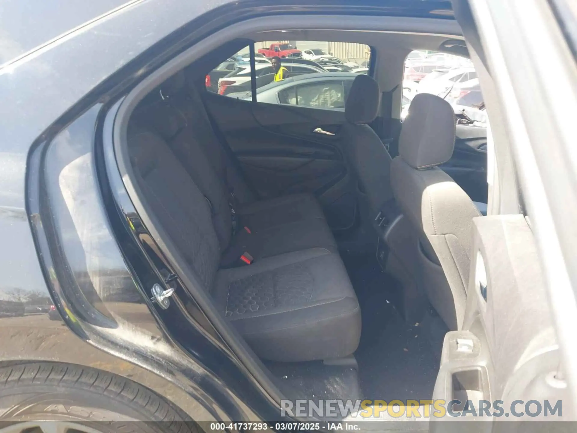 8 Photograph of a damaged car 3GNAXUEV6LL203937 CHEVROLET EQUINOX 2020