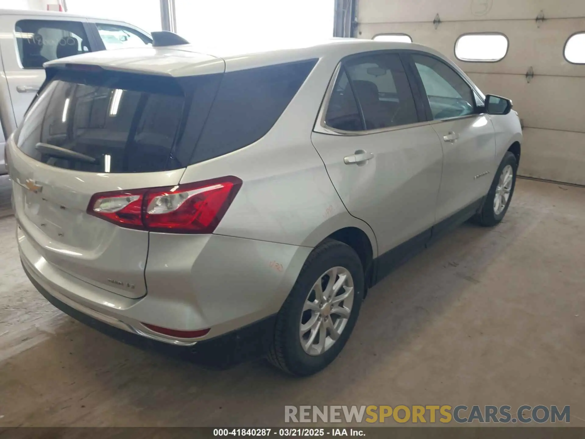 4 Photograph of a damaged car 3GNAXUEV6LS514791 CHEVROLET EQUINOX 2020