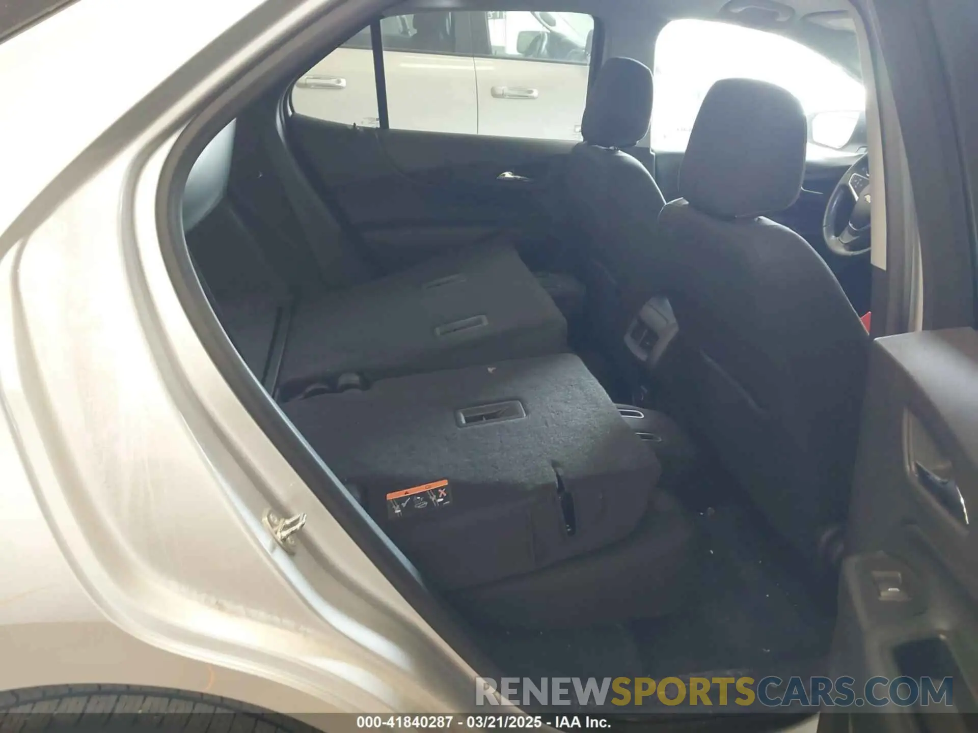 8 Photograph of a damaged car 3GNAXUEV6LS514791 CHEVROLET EQUINOX 2020