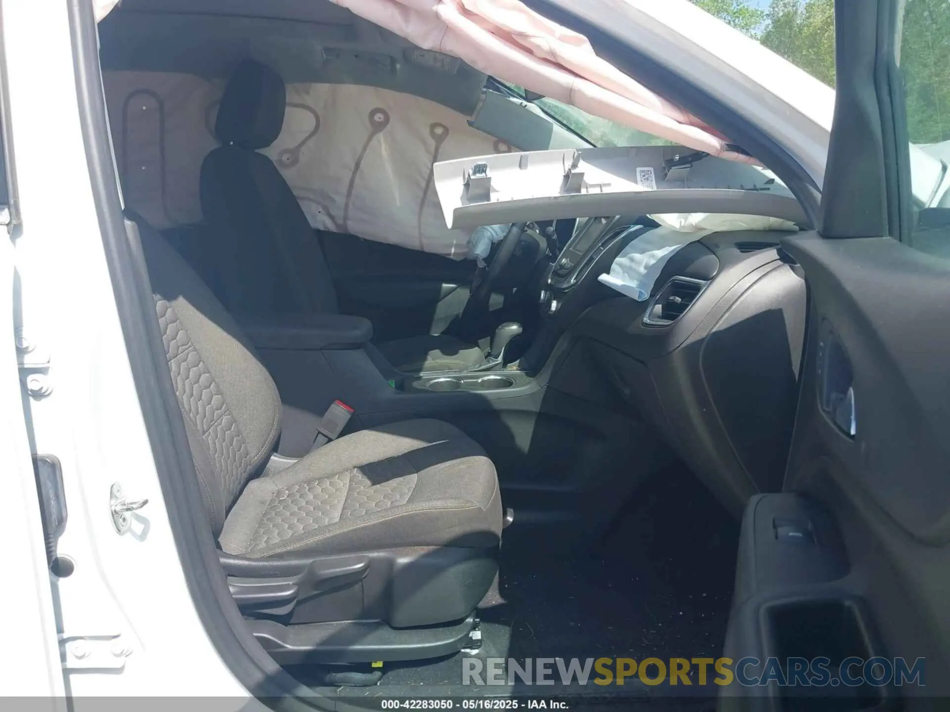 5 Photograph of a damaged car 3GNAXUEV6LS516802 CHEVROLET EQUINOX 2020