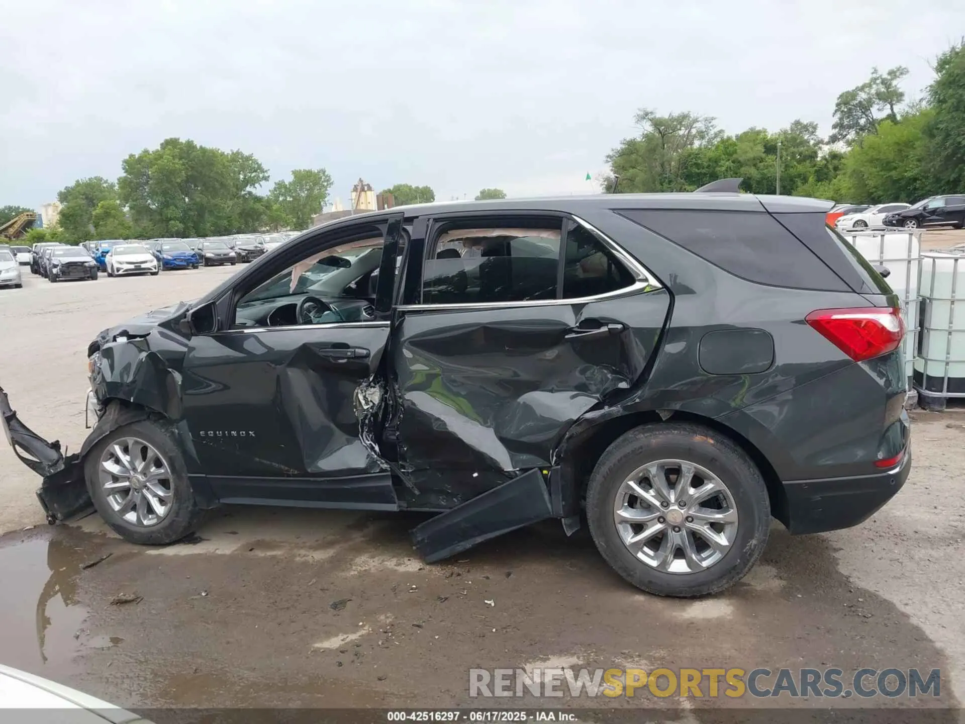 14 Photograph of a damaged car 3GNAXUEV6LS575140 CHEVROLET EQUINOX 2020