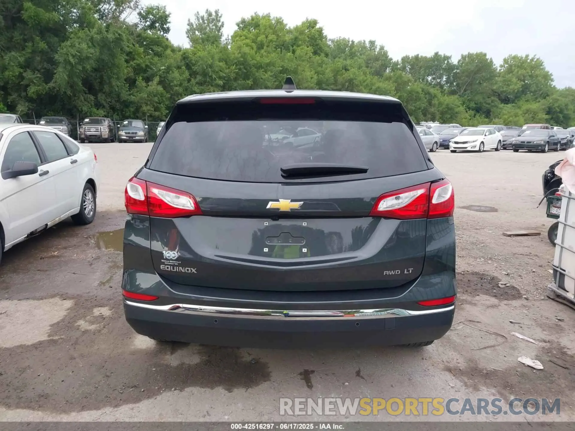 16 Photograph of a damaged car 3GNAXUEV6LS575140 CHEVROLET EQUINOX 2020