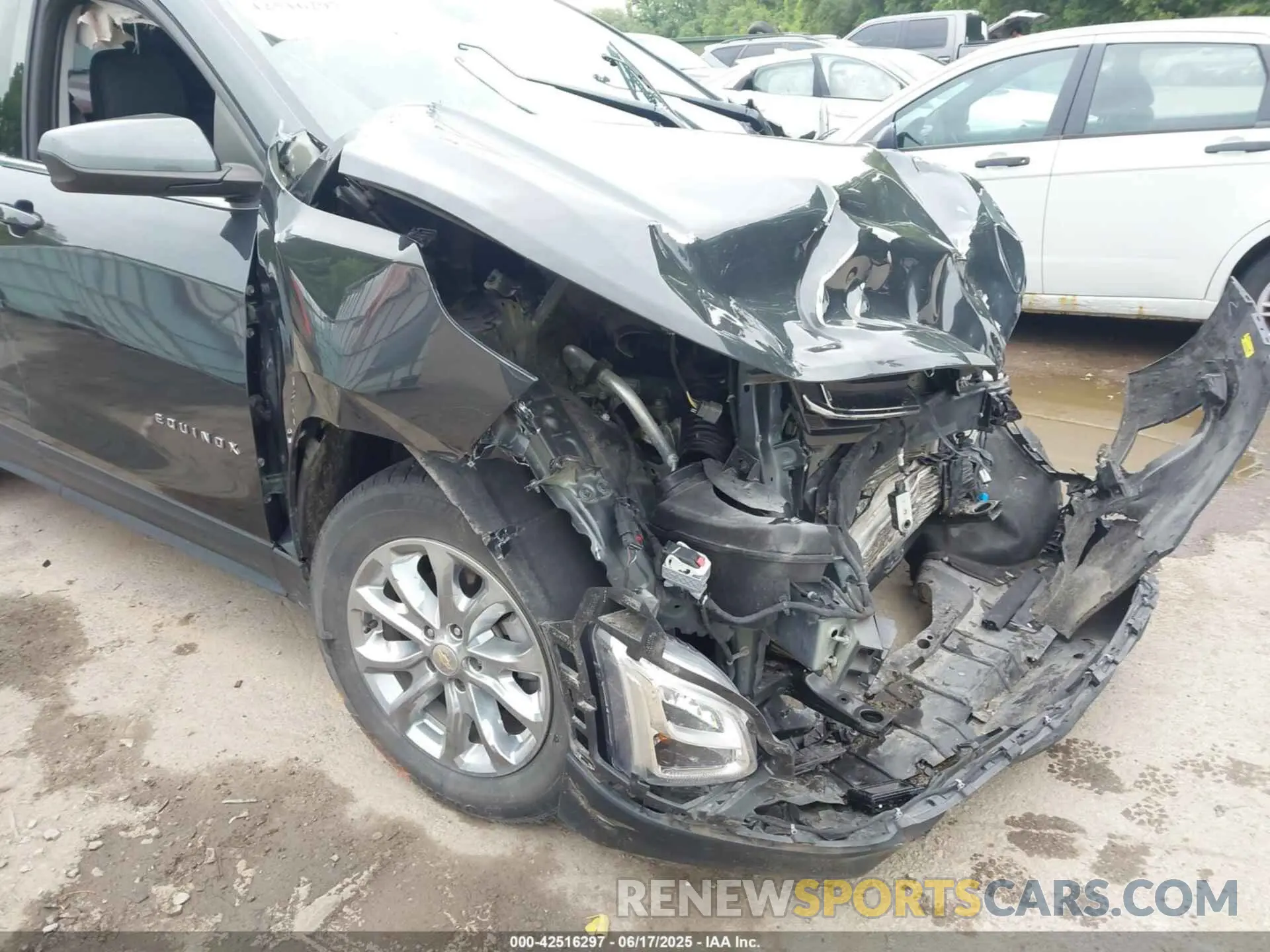 17 Photograph of a damaged car 3GNAXUEV6LS575140 CHEVROLET EQUINOX 2020