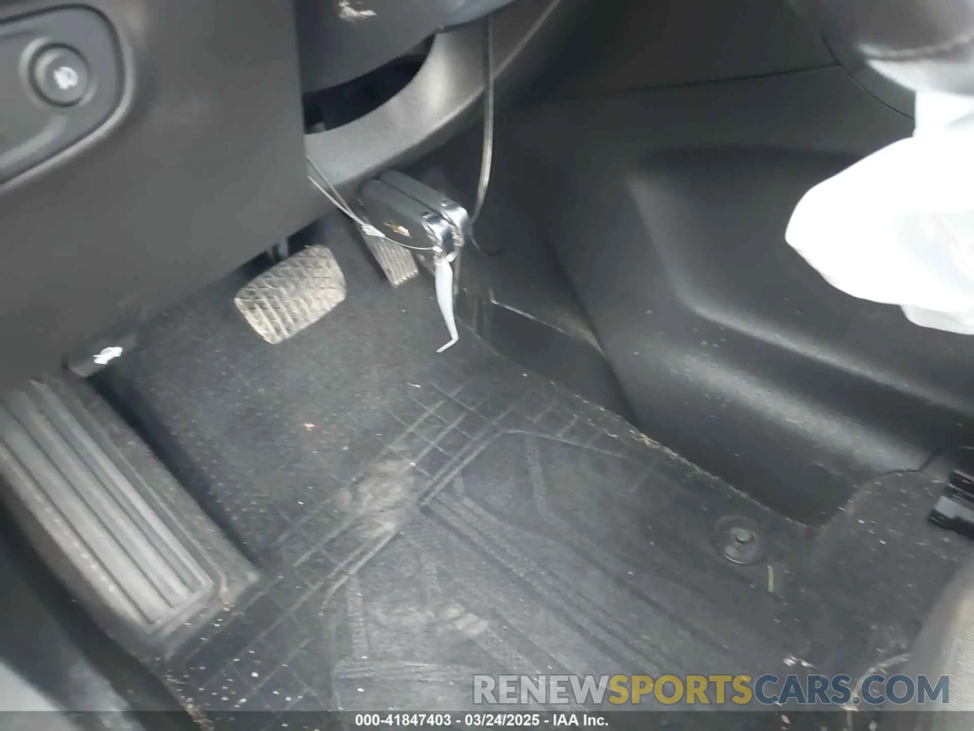 11 Photograph of a damaged car 3GNAXUEV6LS586350 CHEVROLET EQUINOX 2020