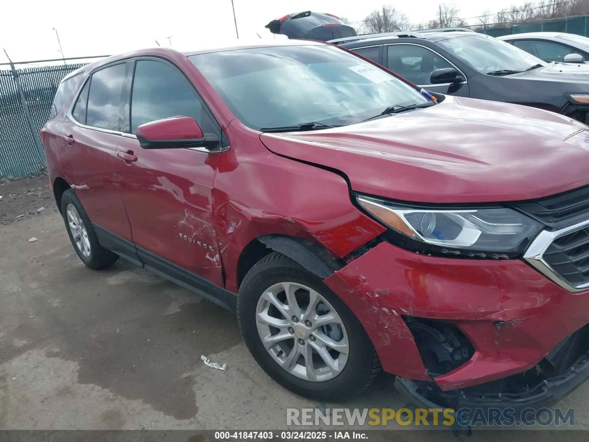 13 Photograph of a damaged car 3GNAXUEV6LS586350 CHEVROLET EQUINOX 2020
