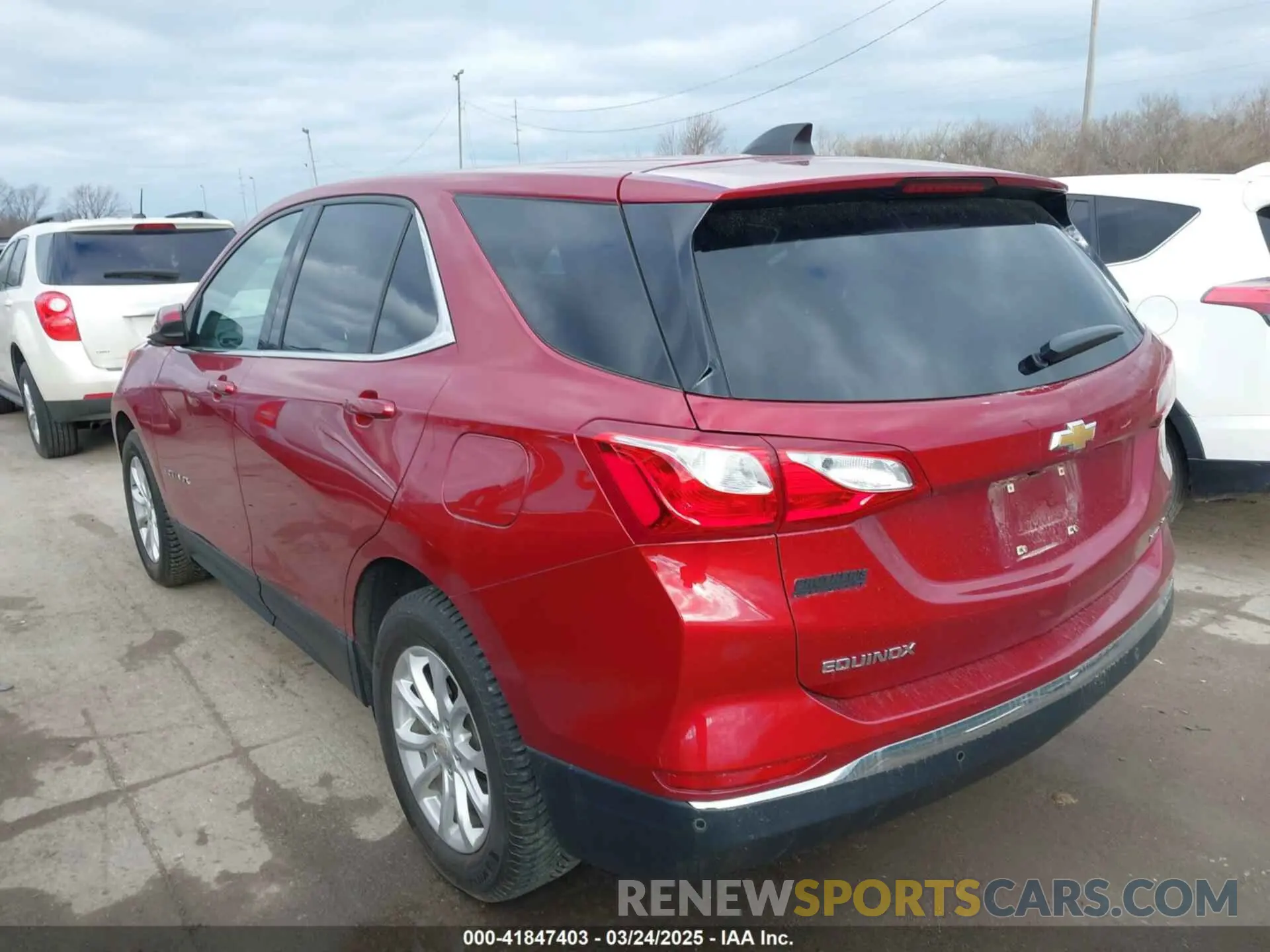 3 Photograph of a damaged car 3GNAXUEV6LS586350 CHEVROLET EQUINOX 2020