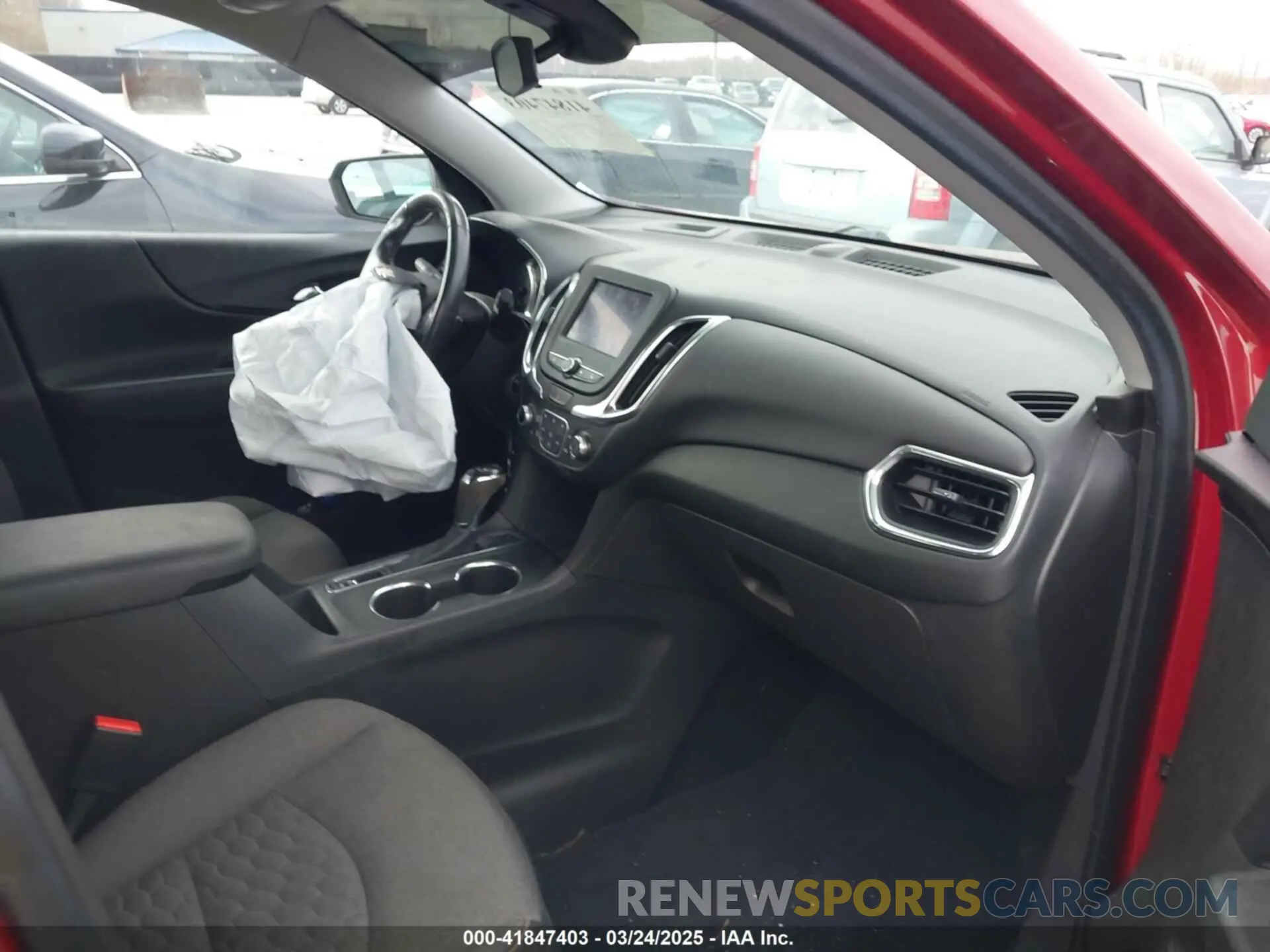 5 Photograph of a damaged car 3GNAXUEV6LS586350 CHEVROLET EQUINOX 2020