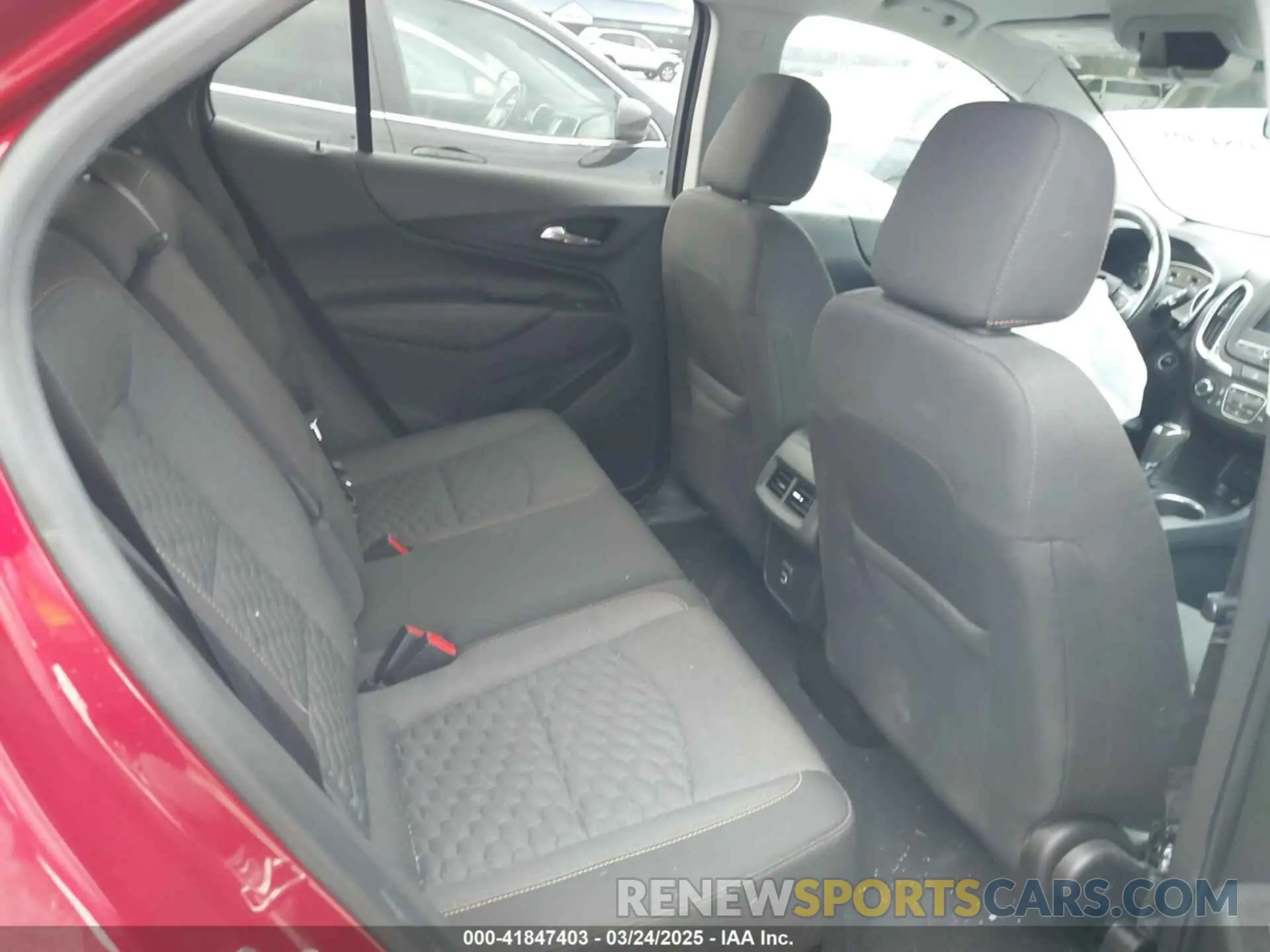 8 Photograph of a damaged car 3GNAXUEV6LS586350 CHEVROLET EQUINOX 2020