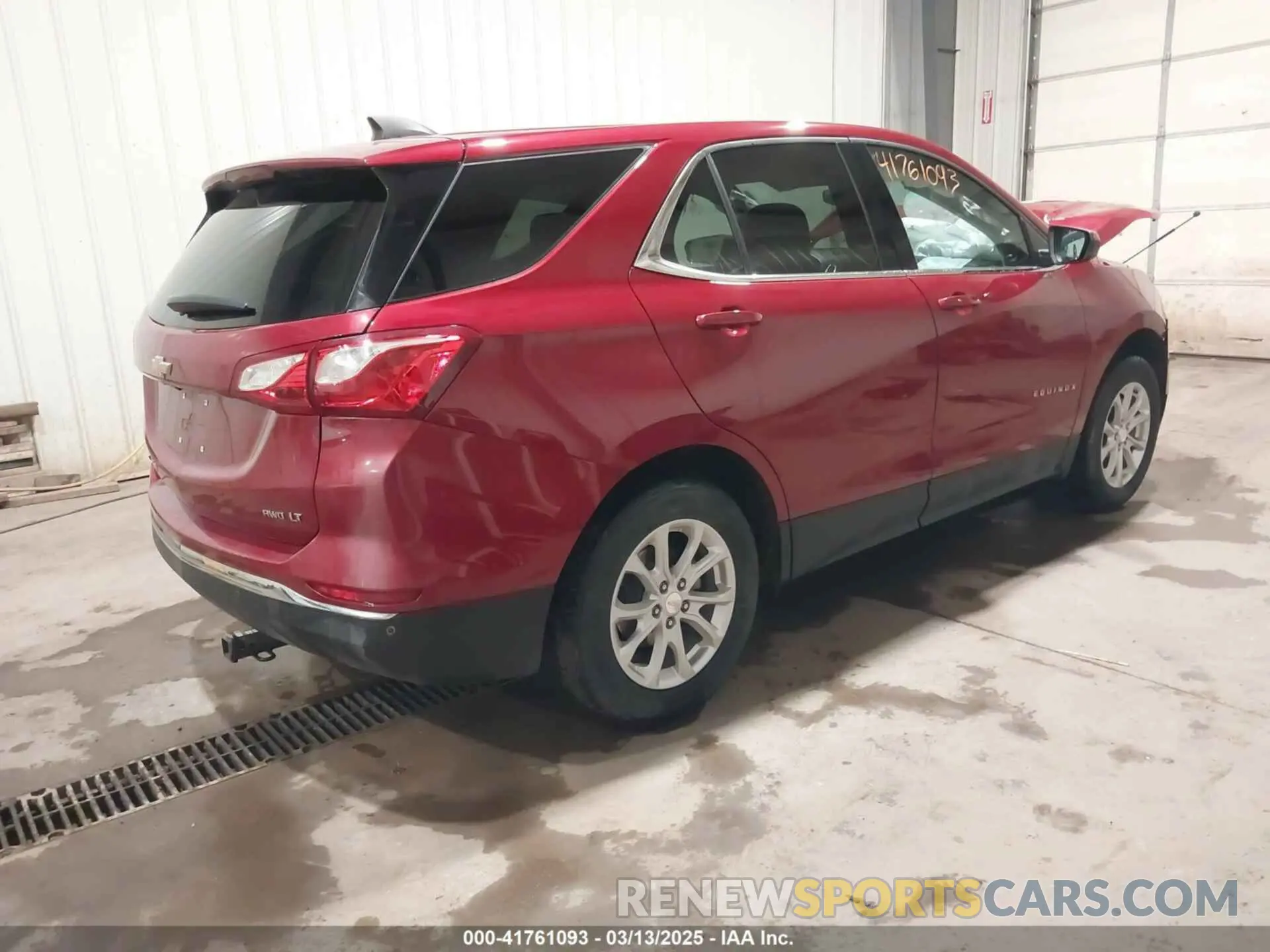 4 Photograph of a damaged car 3GNAXUEV6LS608962 CHEVROLET EQUINOX 2020