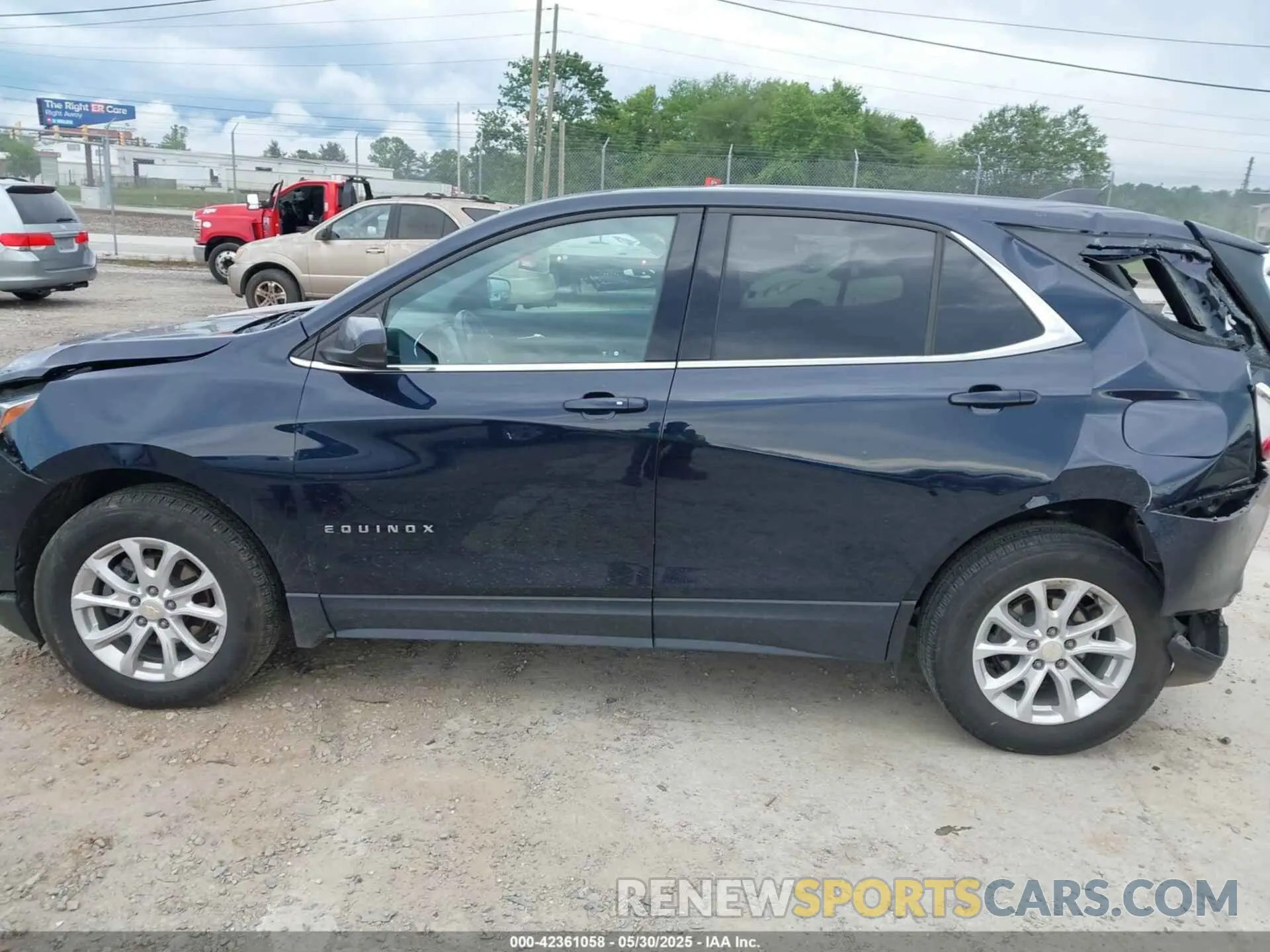 14 Photograph of a damaged car 3GNAXUEV6LS692734 CHEVROLET EQUINOX 2020