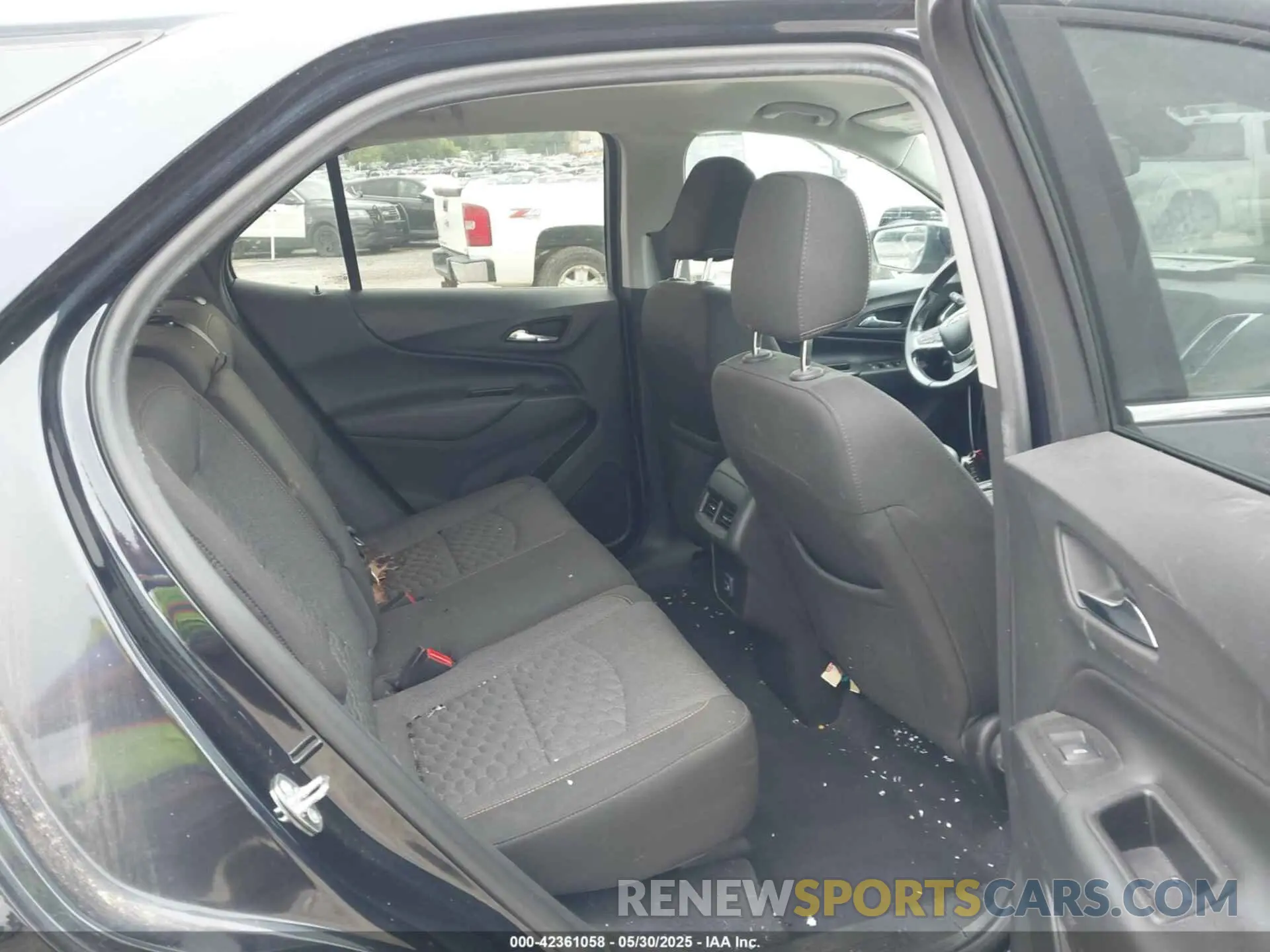 8 Photograph of a damaged car 3GNAXUEV6LS692734 CHEVROLET EQUINOX 2020