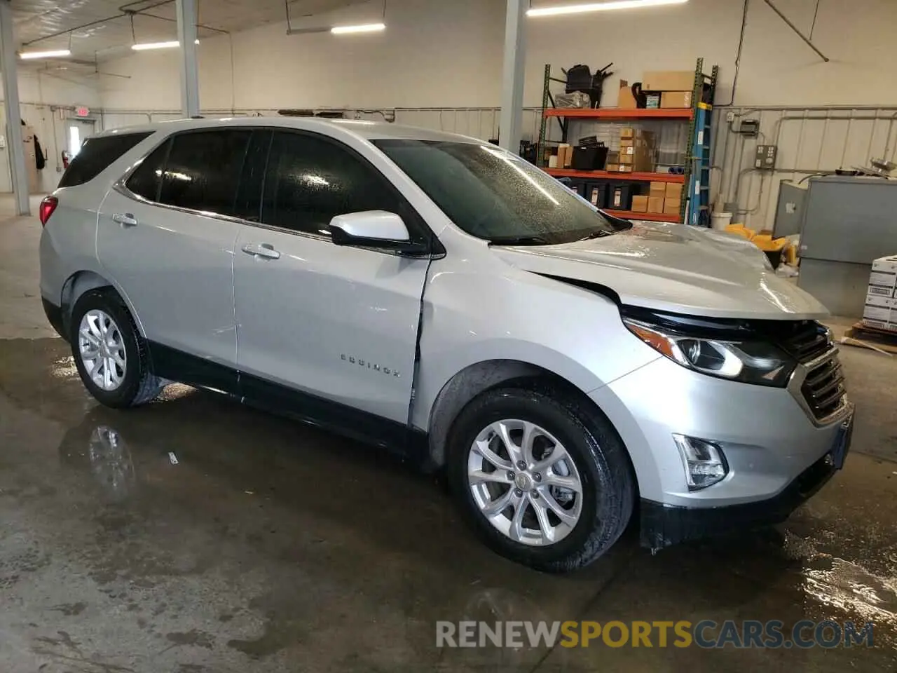 4 Photograph of a damaged car 3GNAXUEV8LS537344 CHEVROLET EQUINOX 2020