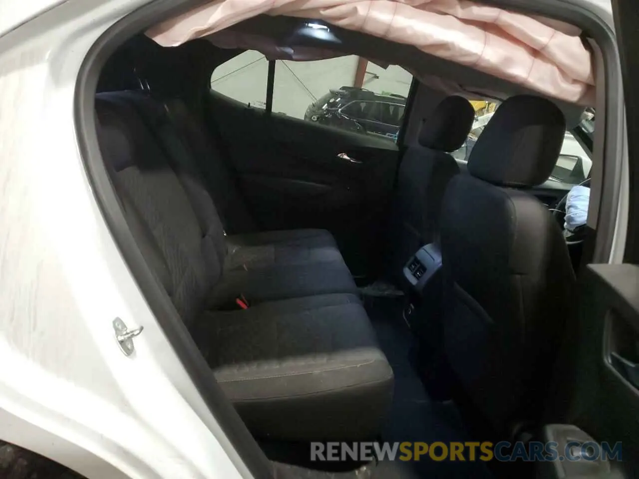 11 Photograph of a damaged car 3GNAXUEV8LS695070 CHEVROLET EQUINOX 2020