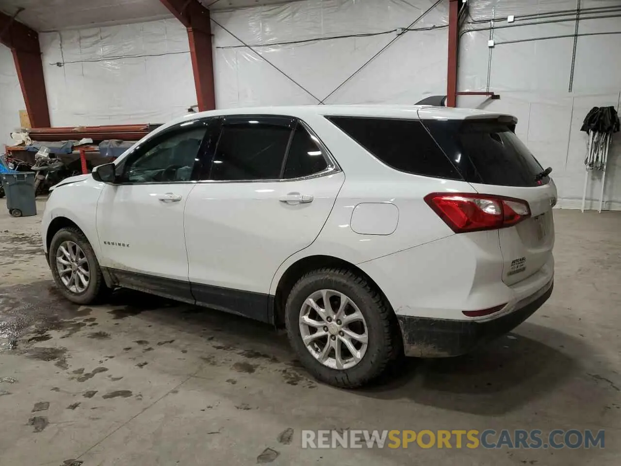 2 Photograph of a damaged car 3GNAXUEV8LS695070 CHEVROLET EQUINOX 2020