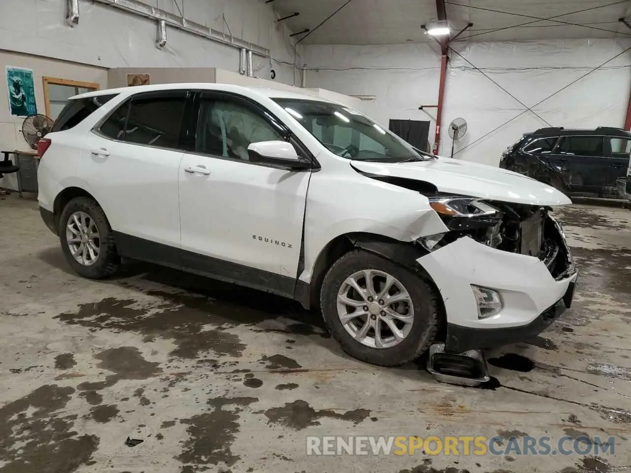4 Photograph of a damaged car 3GNAXUEV8LS695070 CHEVROLET EQUINOX 2020